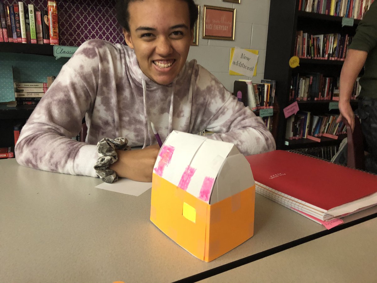 NWtracydryer's tweet photo. Building houses and developing sales pitches in 3rd hour. #teamwork #publicspeakingpractice #handson #nwcs1920 https://t.co/FcXfGL8Rkk
