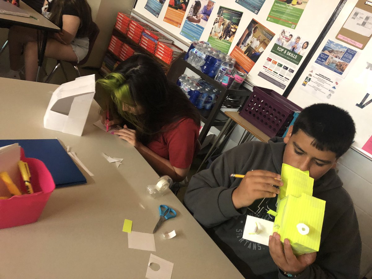 NWtracydryer's tweet photo. Building houses and developing sales pitches in 3rd hour. #teamwork #publicspeakingpractice #handson #nwcs1920 https://t.co/FcXfGL8Rkk
