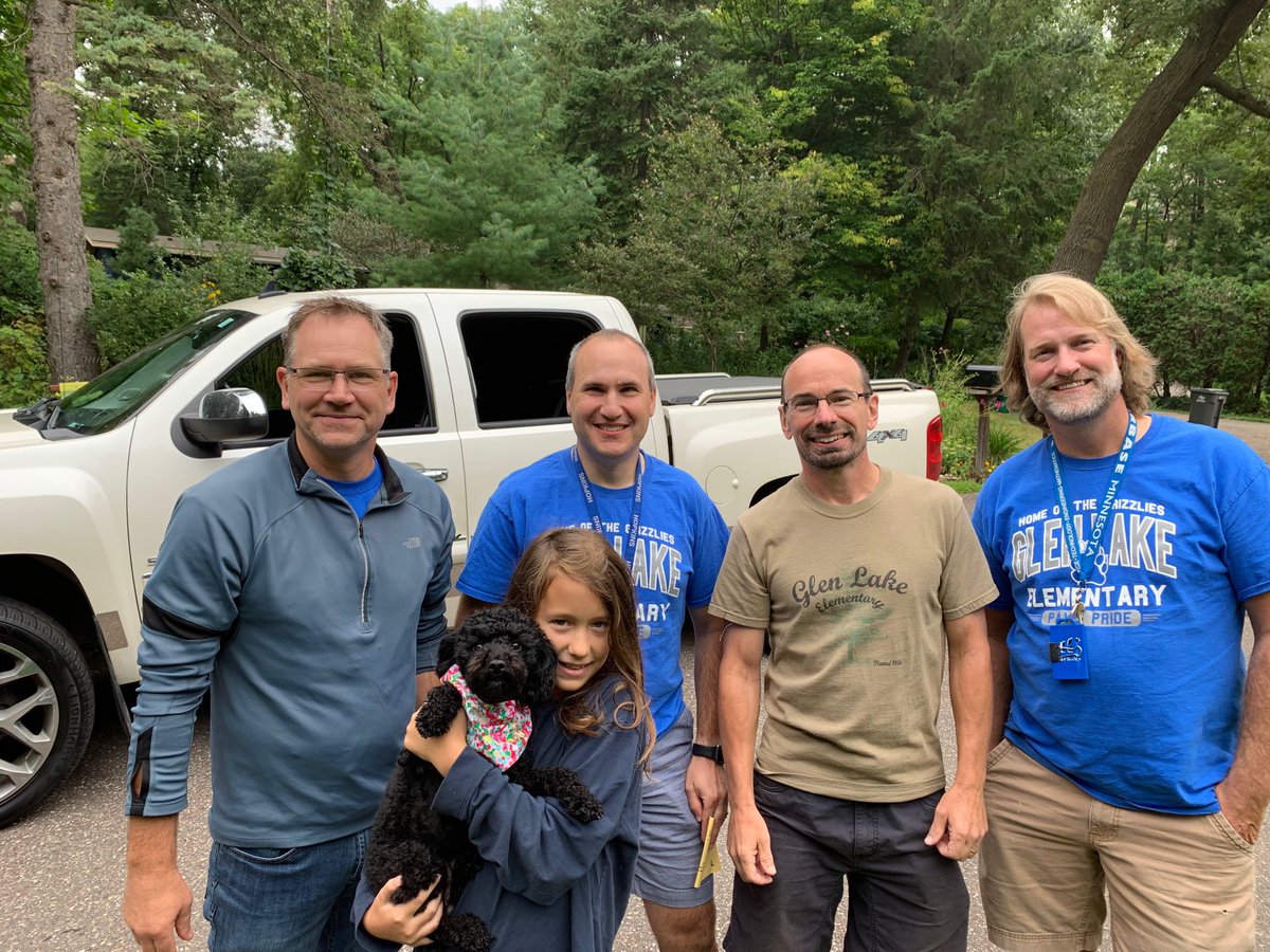 Scott_Stillman's tweet photo. ⁦@GlenLake270⁩ #glhunts A big hand to the Palms for helping us out! Current and former GL students. https://t.co/QPdxBWIPjH