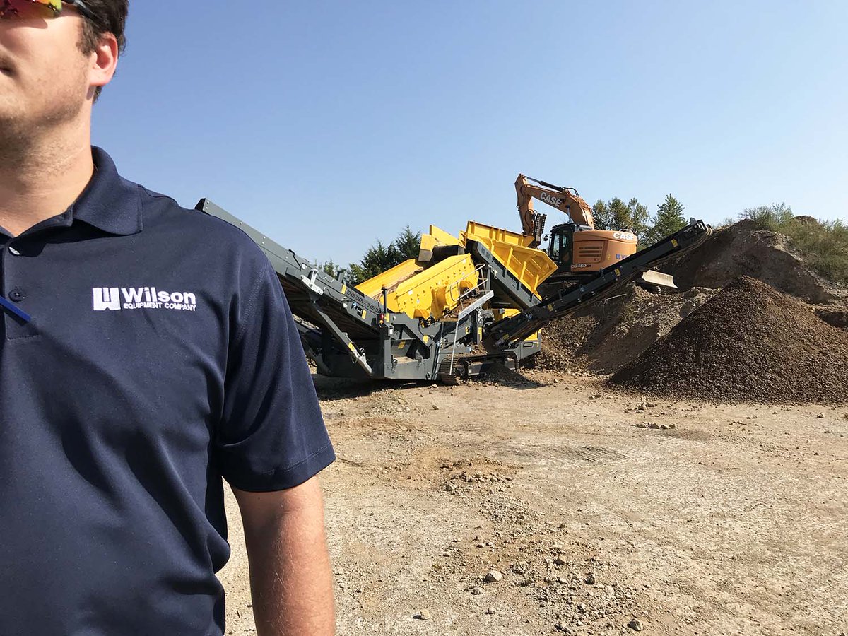 WilsonEquipCo's tweet photo. RUBBLEMASTER: The leader in mobile crushing solutions.
See the vid: https://t.co/cFvFS241Tu
#WilsonValue #RUBBLEMASTER #keepcrushing #seeyouinthedirt #construction https://t.co/3AgWmh8sZO