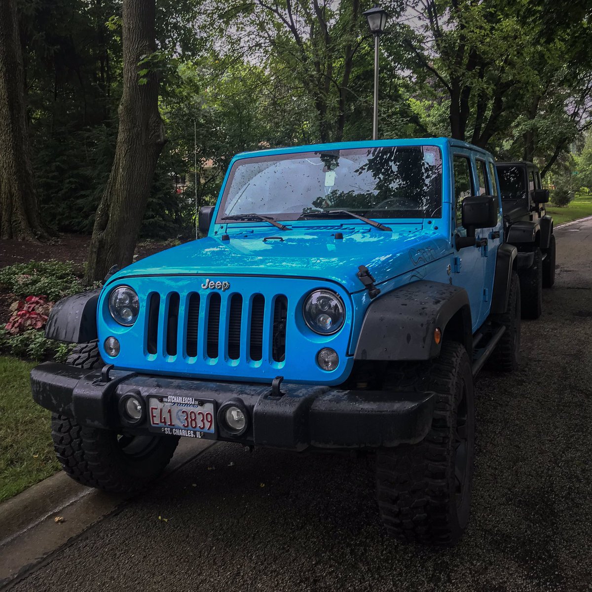 Two Jeeps in front of the house look better than one. 😍 #jeep