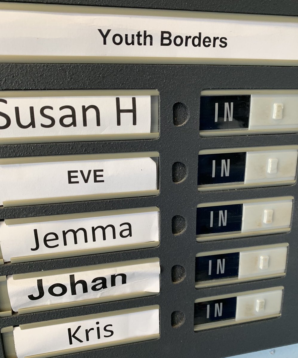 Sus_Hunter20's tweet photo. Something amazing happened this afternoon - all the @YouthBorders staff team were in the office at the same time! #happyCO #teamworkmakesthedreamwork 🌟🌟🌟🌟 https://t.co/bSwmVU4kuP