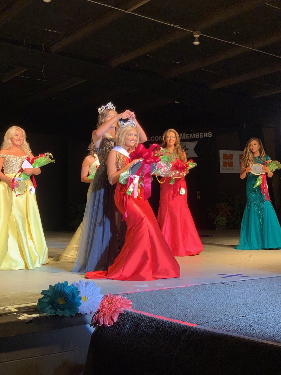 We also wanted to congratulate a few more of our members who won at the fair:
Our Vice President, Katie McKinney, won 1st place at the Prepared public speaking contest! 
Sarah Garland won Fairest of the Fair this week!