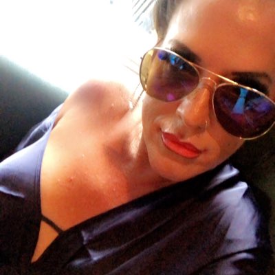 sarahsteele24's tweet photo. #NewProfilePic https://t.co/SbN8ZOsrjA