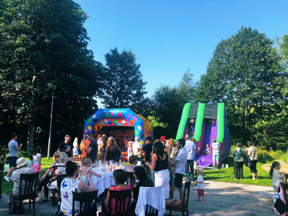 NuttersOfficial's tweet photo. What an afternoon !!! #NuttersGardenParty https://t.co/Anua918SlD