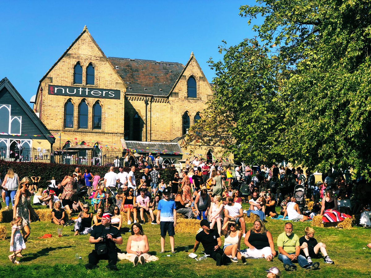 NuttersOfficial's tweet photo. What an afternoon !!! #NuttersGardenParty https://t.co/Anua918SlD