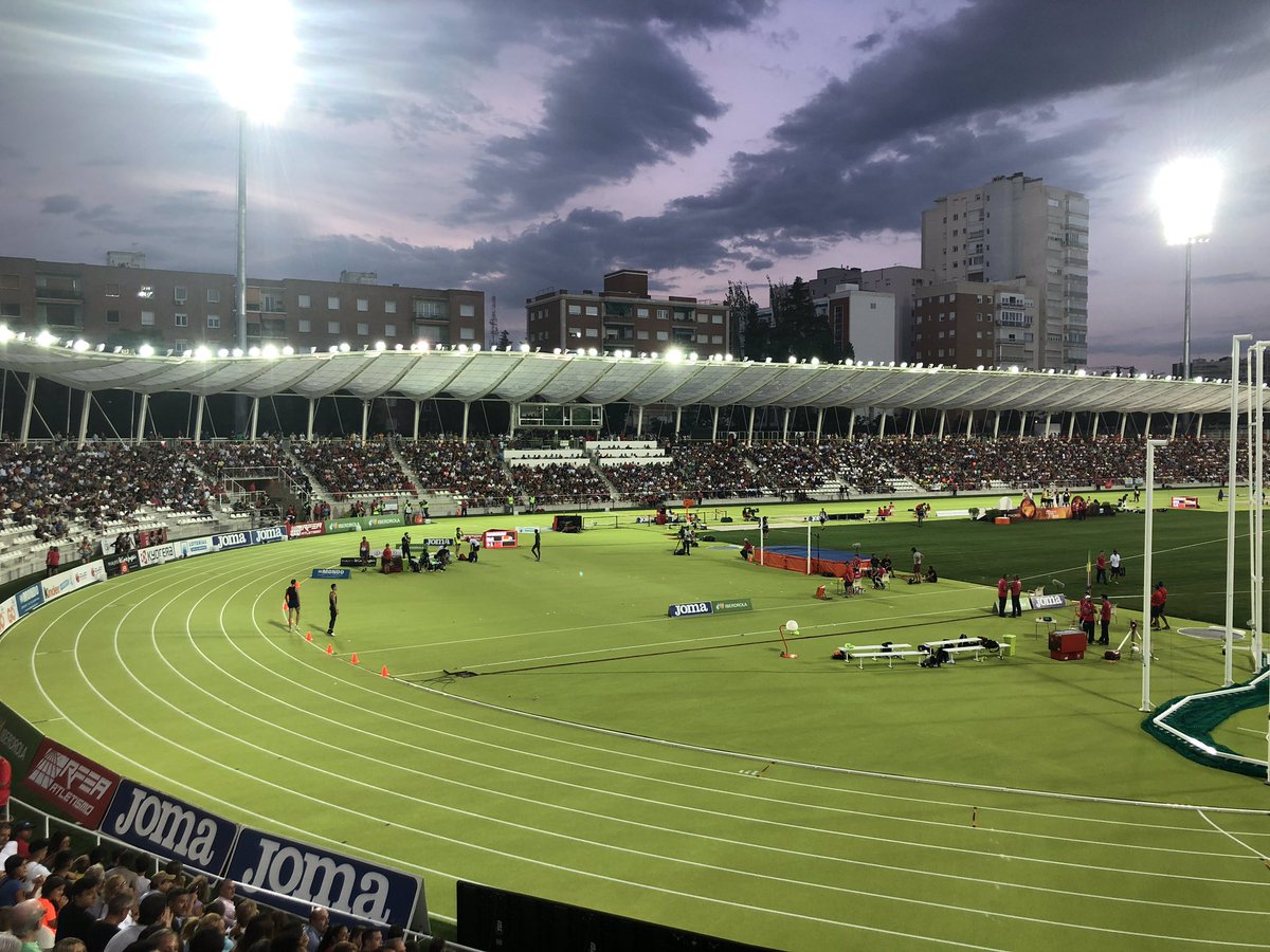 RunningParkM's tweet photo. Inauguración del Estadio de Vallehermoso “el atletismo vuelve a casa”

Todo un lujo poder disfrutar del espectáculo del Meeting de ayer, el hecho de poder contar con estas instalaciones es una gran suerte para la ciudad de Madrid.

Seguro que en algún momento volaremos por allí!! https://t.co/tc8GdHpXGs