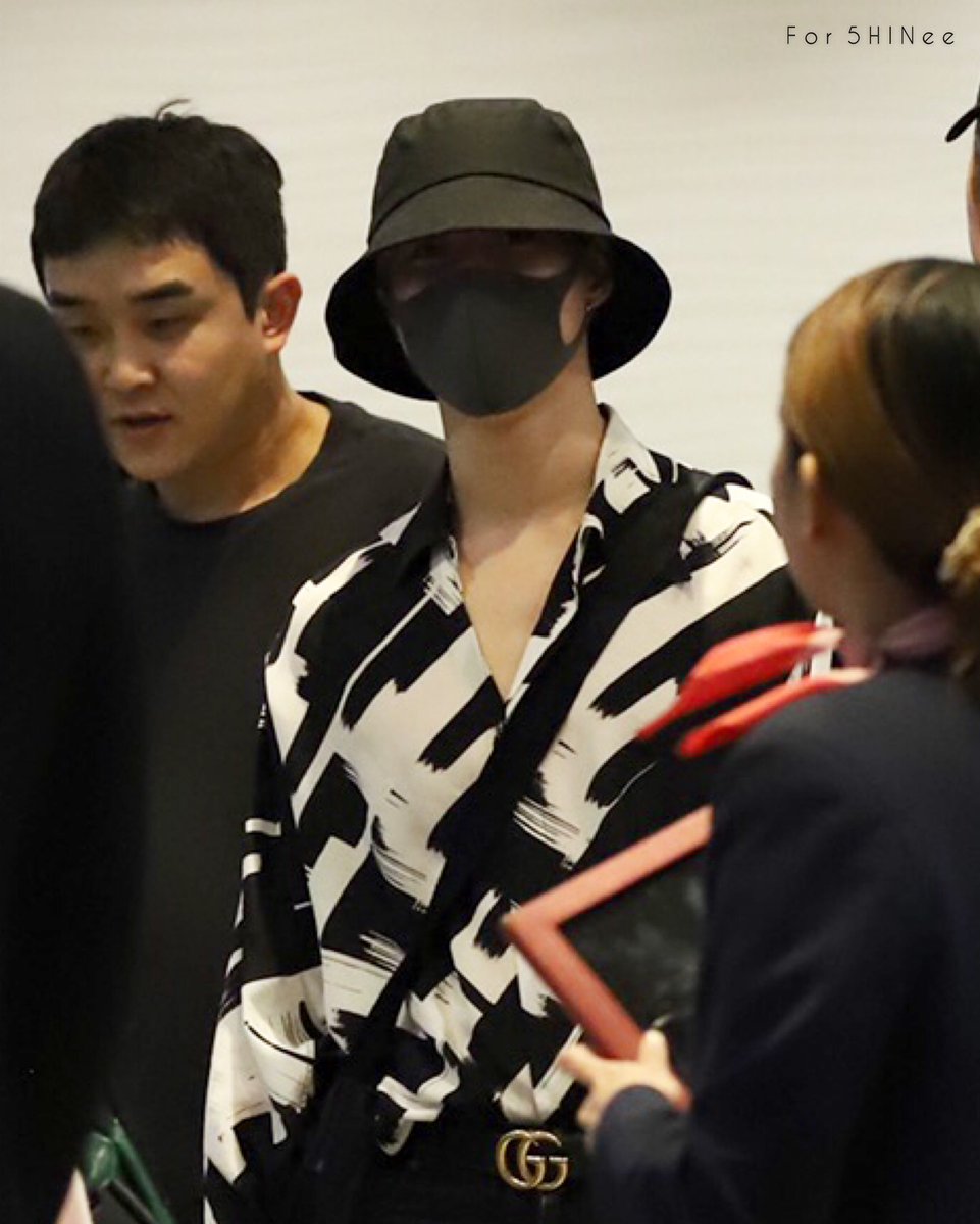 For5HINee's tweet photo. [190826] 두바이공항 입국
#TAEMIN #태민 #テミン

두바이에서 좋은 추억 많이 만드길 바래💕 https://t.co/Ao5wuLVjNe