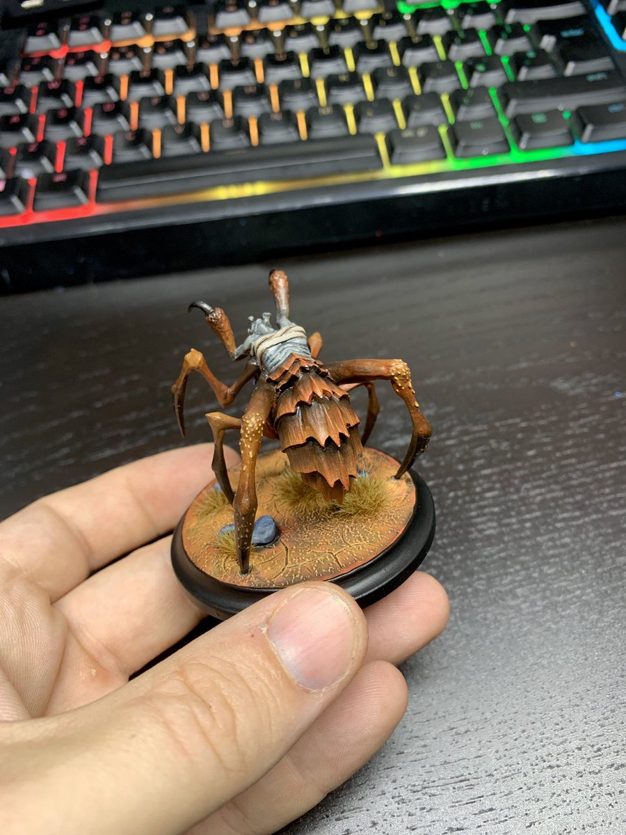 StevieKil's tweet photo. Currently pretty hot here by UK standards so I’m sat by the fan painting Hex #hotweathersucks #wildwestexodus #miniaturepainting #warcradlestudios #hex https://t.co/7ChT8UUXBT