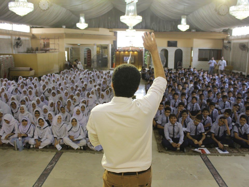 22_YASEEN's tweet photo. Our aim is that with all the efforts that we put in, at the end of the day, we inspire these youngsters and instill in them the value of taking responsibility for their today and a hope for better tomorrow! #WaqtHai #Amwaj #SitaaronSeAage #ThereForThem #MeinMaujHun https://t.co/PmQe7eNAGB