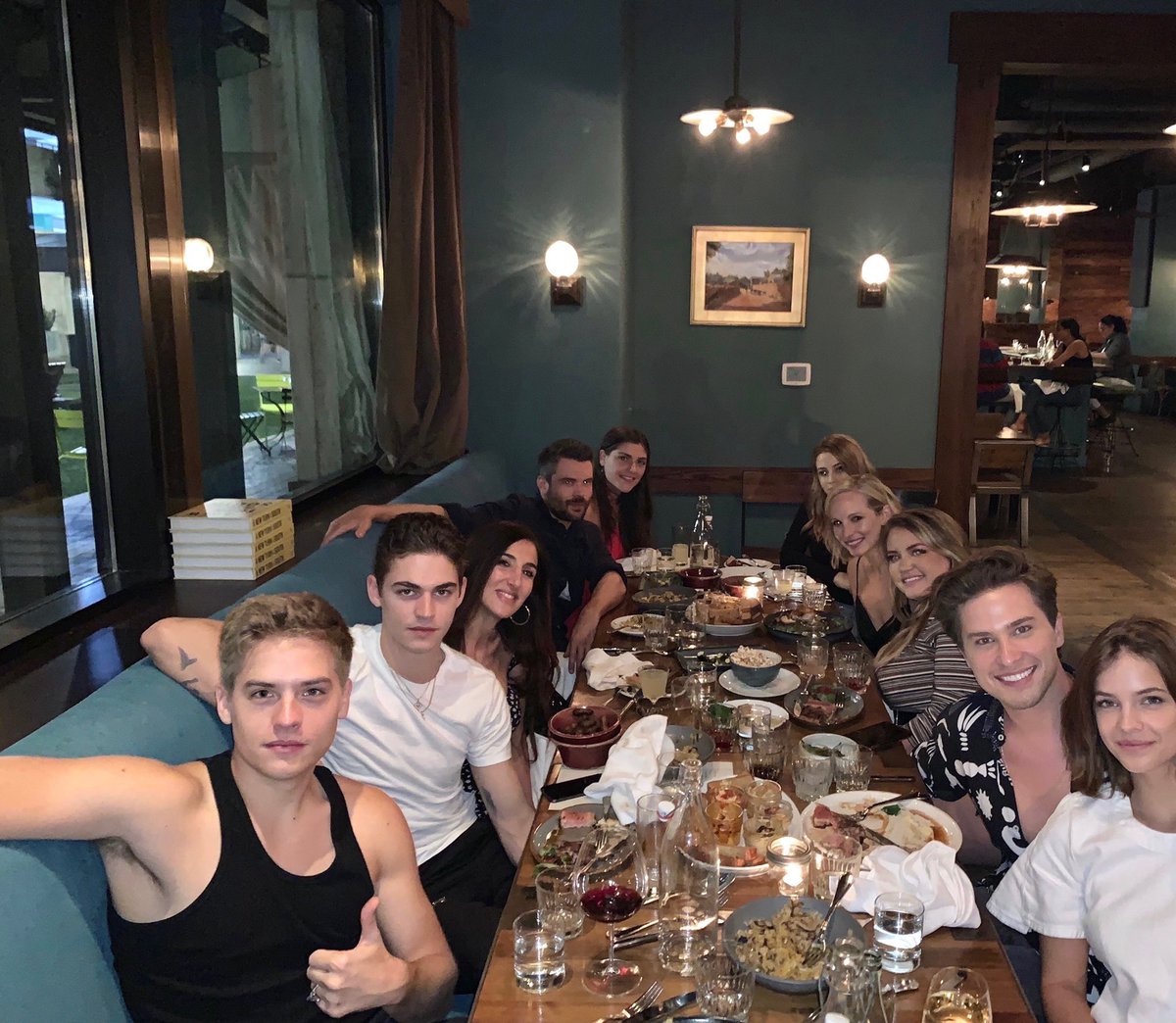 AfterItaly's tweet photo. Cena del cast di ‘After We Collided’ (After 2. Un cuore in mille pezzi) 

Barbara Palvin non sarà nel film, è solamente andata a trovare Dylan (ossia il suo ragazzo) https://t.co/Z1SE8VHWY3