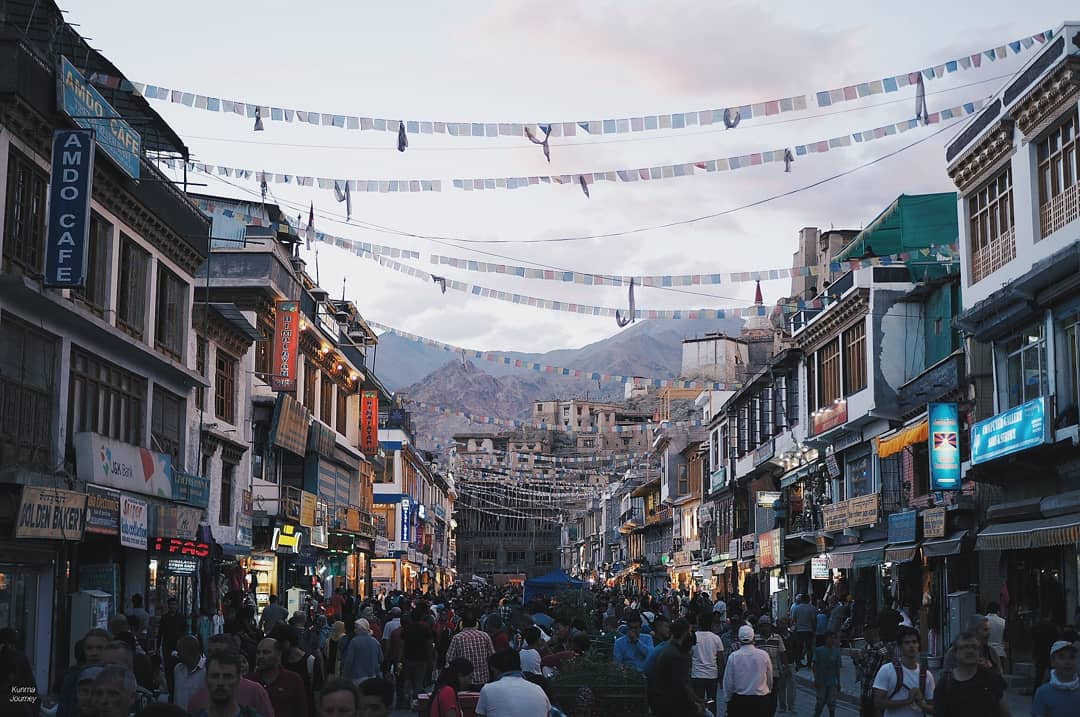 kunmajourney's tweet photo. - Leh Market, Leh, India -
จุดรวมความคึกคักของเมืองนี้เลย

🗺️ https://t.co/KkW8EXdb7p

#lehmarket #lehmainmarket #lehmainbazaar #mainbazaar #leh #lehladakh #ladakh #india #jammukashmir #jammuandkashmir #indiatravel #indiatravelgram #iamatraveler #myindiainpixels https://t.co/CjHvpmpxXP