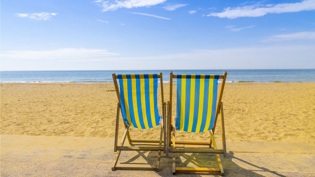 metoffice's tweet image. Temperatures have reached a high of 33.2 °C today at Heathrow. This makes it the hottest recorded late August #BankHolidayMonday