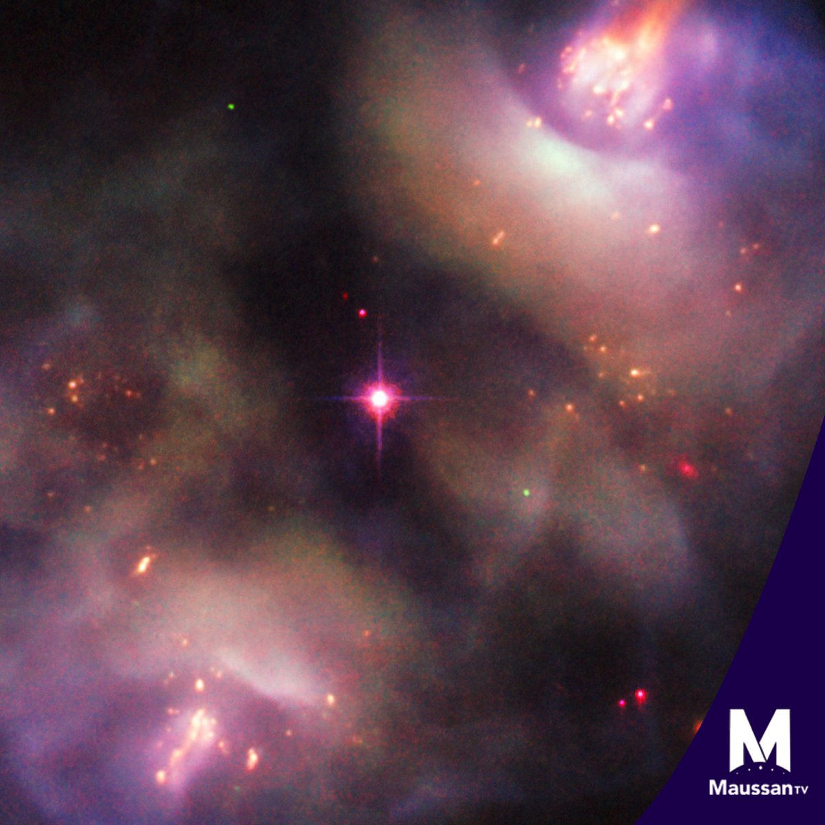 📸 Una estrella moribunda. 
El telescopio Hubble captó la imagen de una estrella llegando al final de su vida. Se creía que se trataba de 2 objetos formando una nebulosa, tiempo después se dieron cuenta que son gases que desprende la estrella a medida que va muriendo. 
#MaussanTv