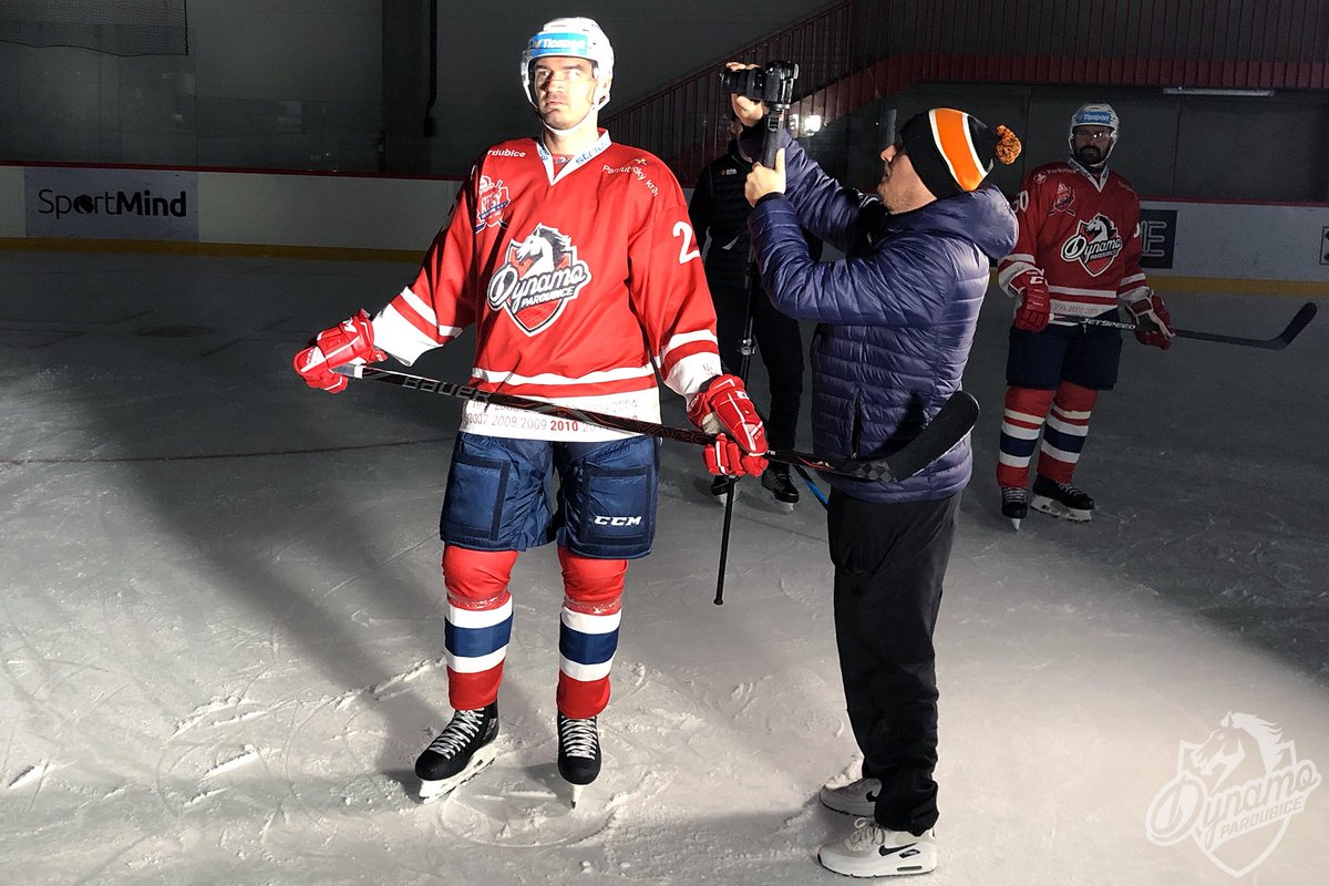 HCPCE's tweet photo. 🏒| Rádi jsme se zúčastnili dnešního „media day“ všech klubů @telhcz. Ve Škoda ICERINK nás reprezentovali hlavní trenér LADISLAV #LUBINA, obránce JAN #KOLÁŘ a útočníci TOMÁŠ #ROLINEK a ROBERT #KOUSAL. Podívejte se!
📹👉 https://t.co/KR8boE1Sx0
📷👉 https://t.co/V2bZPQX9fv https://t.co/PluDybp5BL