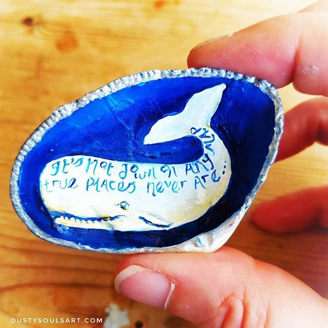 DustySoulsArt's tweet photo. It's not down on any map. True places never are... #paintedshell #shellart #mobydick #paintedwhale #dusrysoulsart @scrimshawwhales https://t.co/U6SpSK1qqr https://t.co/JF6zWVrSJ1