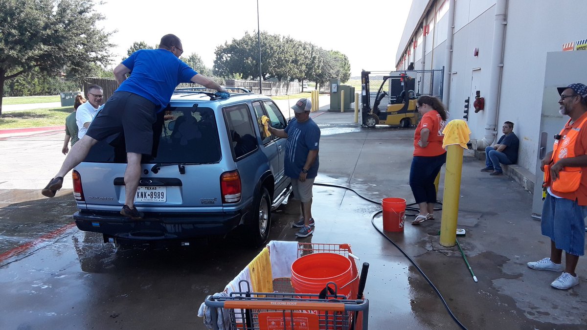 louis_shaffer's tweet photo. Taking care of our associates!  HD values run deep in these HD DHs! @IblasBlas @Daniellewin3576 @ROBERTLINDBLAD1 @6562Home @Oscar86604735 https://t.co/D0FdmfSAaC