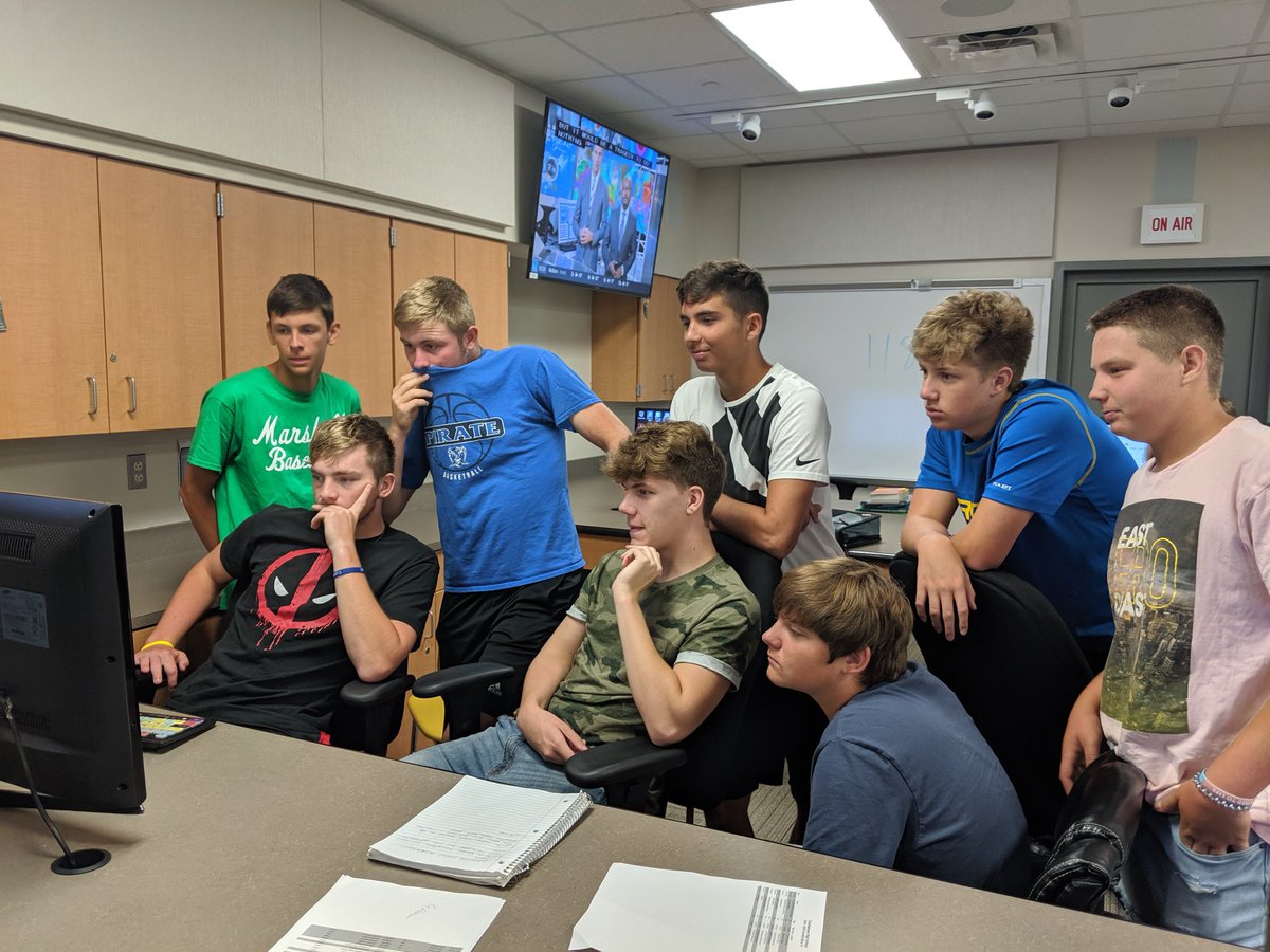 WPMQ993's tweet photo. Sports broadcast students studying film styles and formats for this year's fall hype video. 

This Tiger Woods comeback video has them hooked. Powerful video work! https://t.co/FRPyCLz8nT