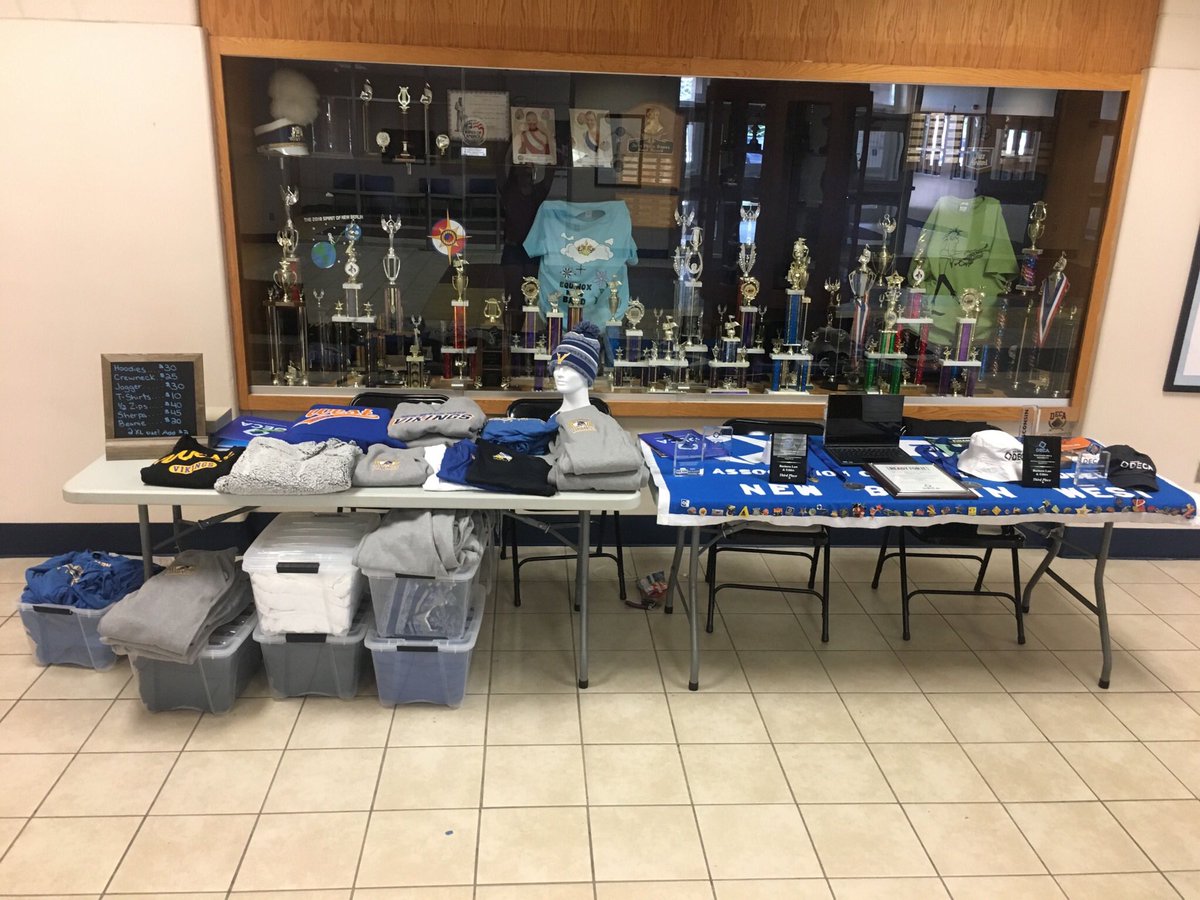 NBWdeca's tweet photo. Starting off the school year at the Back to School Bash! Can’t wait for more DECA fun to come! #deca #NewSchoolYear #spiritwear https://t.co/QAZTiGiolN