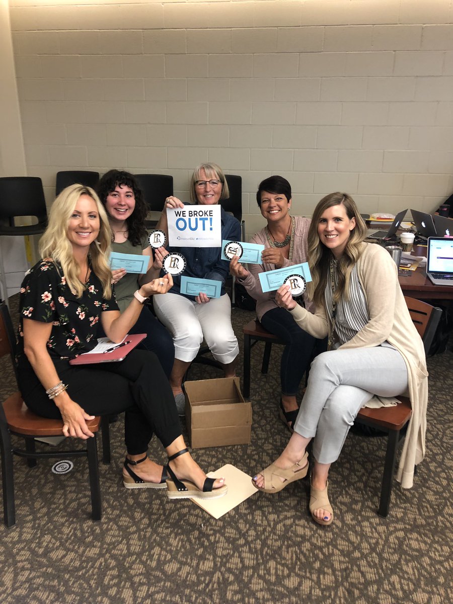 AJ_principal's tweet photo. @ERHSWoodbury engaged in a #breakoutedu activity! https://t.co/ZrkTYllNyZ