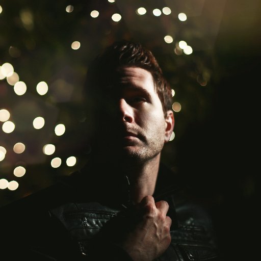 oiidMusic's tweet photo. "I built this synthy legato, 'ping' sound routed through a lowpass filter and ran it through a bunch of pedals. I came up with a little cascading part that wound up as the intro and verses of a song called 'Fireflies.'" @owlcity's Adam Young describes the making of the 2009 hit. https://t.co/t4eWIj2Thm