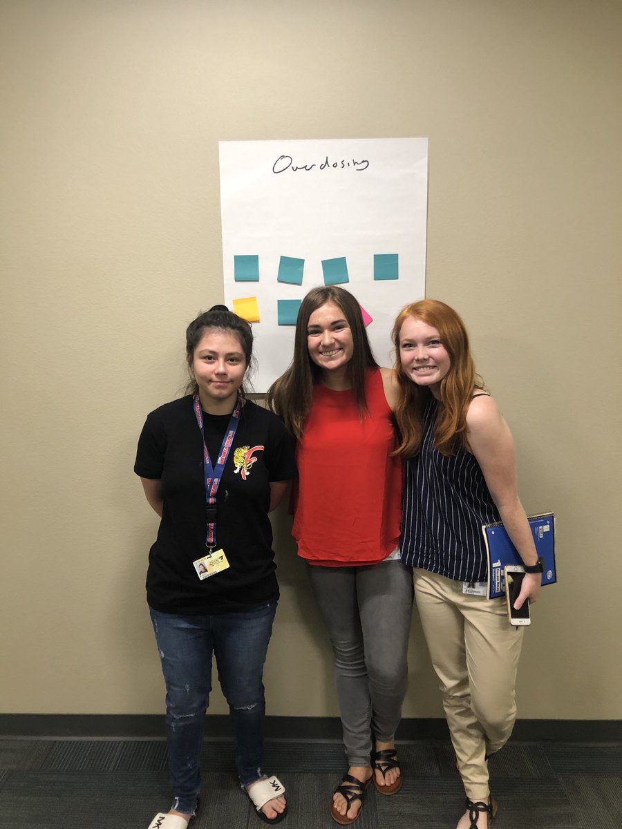 lexi_pMET's tweet photo. Today we got into our SEEDSPOT and EPICS groups!! I cant wait for a great year of solving problems in our community!! #PeoriaMET #PeoriaMETEnt https://t.co/ANqqI20ymQ