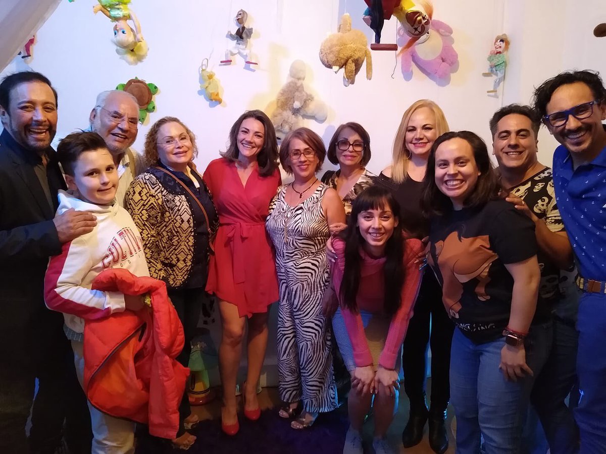 Jiménez Producciones (@jimenezprod) on Twitter photo Muchísimas gracias a todos los que nos acompañaron ayer a #MiSuperheroe en el estreno de <a href="/cony_madera/">Cony Madera</a> Muchísimas gracias a todos los que nos acompañaron ayer a #MiSuperheroe en el estreno de <a href="/cony_madera/">Cony Madera</a>