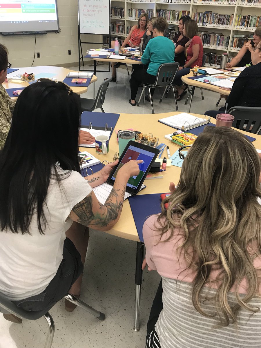 GilroyBeck's tweet photo. The staff @IHES_colts is having a hoot, with a๐
Directorโs Address Kahoot!!@LLerminiaux
#Engagement
#LearningTogether
#TeamColts @GetKahoot https://t.co/zIi4jAfeXn