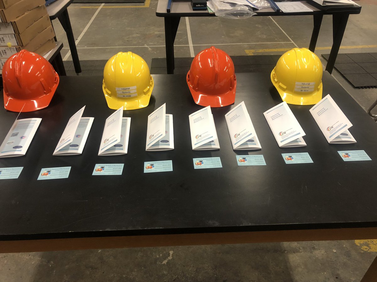 MHSIndMain's tweet photo. Industry partner: Birmingham Fastener toured the facilities today. Offering assistance in whatever capacity to this program! I am looking forward to working with this company... #CTE #JEFCOED #MINORHS https://t.co/4QpyoHXWrB