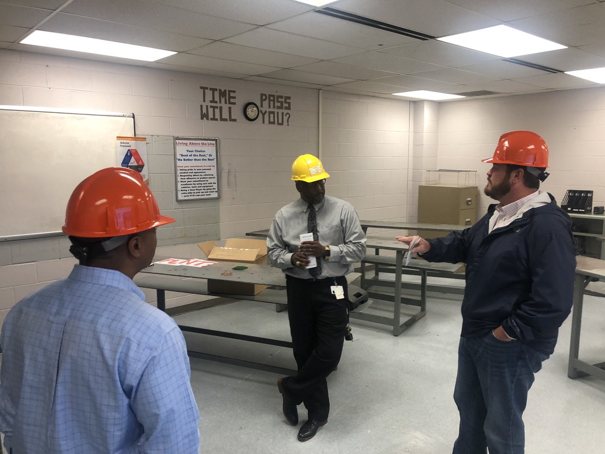 MHSIndMain's tweet photo. Industry partner: Birmingham Fastener toured the facilities today. Offering assistance in whatever capacity to this program! I am looking forward to working with this company... #CTE #JEFCOED #MINORHS https://t.co/4QpyoHXWrB