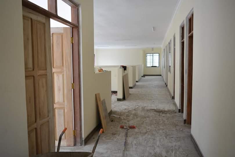 ArushaDistrict's tweet photo. Ujenzi wa Jengo la Mama na Mtoto (maternity ward), hospitali ya wilaya Olturumet, halmashauri ya Arusha umefikia asilimia 95, mpaka kukamilika utagharimu kiasi cha shilingi milioni 147, fedha zinazotokana na mapato ya ndani ya halmashauri. https://t.co/i1GcbXKueM