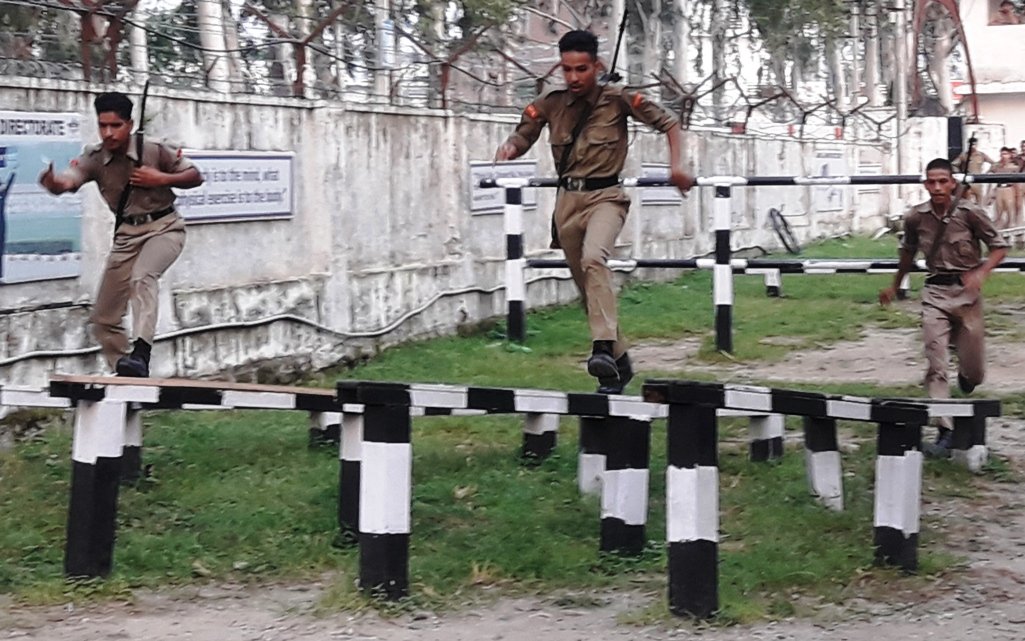 prodefencejammu's tweet photo. #NCC training camp @Nagrota(J&K), mil trg activities : Phy trg, Obst trg, Drill, Wpn trg, Fd craft, Battle craft, Tug of War & Firing org. selection of cadets for #ThalSenaCamp Delhi. Lec cum demo by Civ Def team, Jammu & #ArmyDogUnit from White Knight Corps https://t.co/O8uGc9xNIV