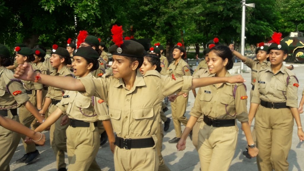 prodefencejammu's tweet photo. #NCC training camp @Nagrota(J&K), mil trg activities : Phy trg, Obst trg, Drill, Wpn trg, Fd craft, Battle craft, Tug of War & Firing org. selection of cadets for #ThalSenaCamp Delhi. Lec cum demo by Civ Def team, Jammu & #ArmyDogUnit from White Knight Corps https://t.co/O8uGc9xNIV
