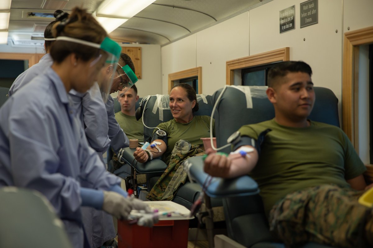 MilitaryBlood's tweet photo. The joy of giving....
Sailors at First Class Petty Officer Association Blood Drive prepare to draw blood on August 13 at @MCIWPendletonCA. (U.S. Marine Corps photo: PFC. Redding)
#donateblood #savelives #smallthingsthatcount https://t.co/9XbSfuHvBb