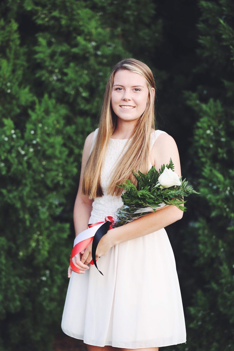 Senior Bri Stebbins was chosen to represent Butler as the Rafferty’s Bowl Queen nominee this year. She went to Bowling Green Saturday for a luncheon and interview with a panel of judges and then to WKU for the ceremony. https://t.co/ua8yK5wCUd