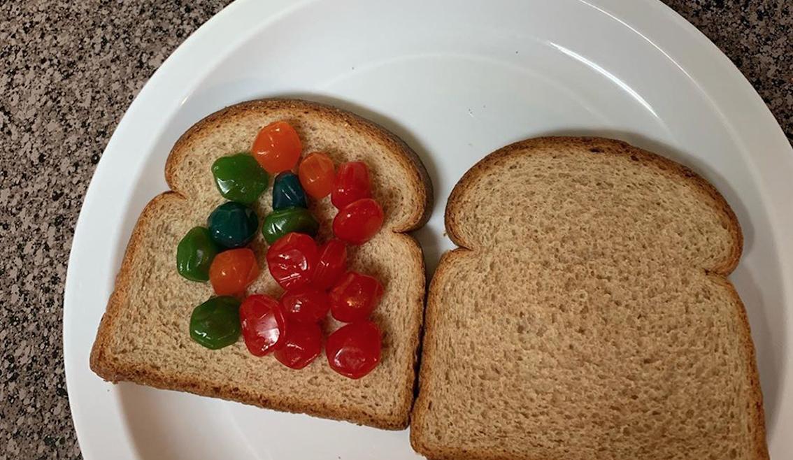 gushers's tweet photo. Mom: Its time you start packing your own lunch
Me: https://t.co/Zp6oWt75BG