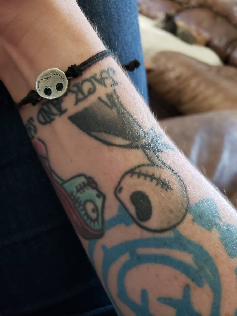Little_bleu's tweet photo. Whenever I'm missing @_MaraSophia_, I just look at my bracelet. Its the little things that matter most. 

#getyouabestfriendlikemine 
#butyoucanthaveher 
#illcutabitch
#tryme https://t.co/ItSLzneQ1Q