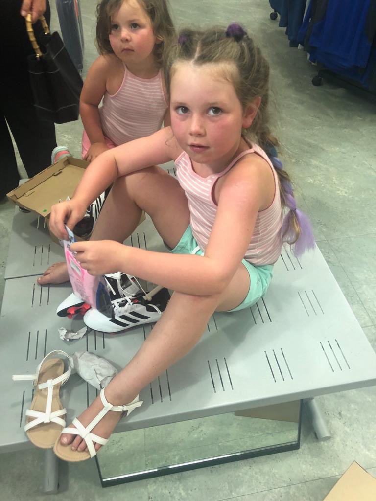 siennabeau's tweet photo. got my first pair of β½οΈ boots today π training starts Thursday πͺπ»β½οΈπ #girlsfootball #firstboots #footieboots https://t.co/C0xc3wnta0