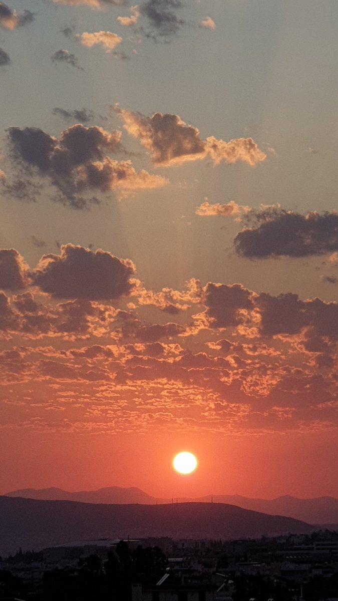 Marina_Moscha's tweet photo. Καλό απόγευμα!🧡🌅
#Καλό_απόγευμα #απόγευμα #ηλιοβασίλεμα #sunset_mood #summerfun #summer_sunset #love_sunset #augustsunset #august_sunset #good_evening #GoodNightEveryone https://t.co/S6NplNq1Mq