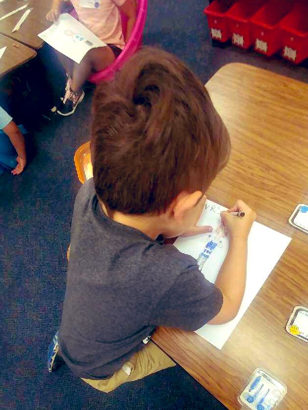 PrincipalPVE's tweet image. Doesn’t get much better than being the “Friend of the Day” in Kindergarten!  #pvelive #lotsofquestions #45IsOld ❤️🐶😎