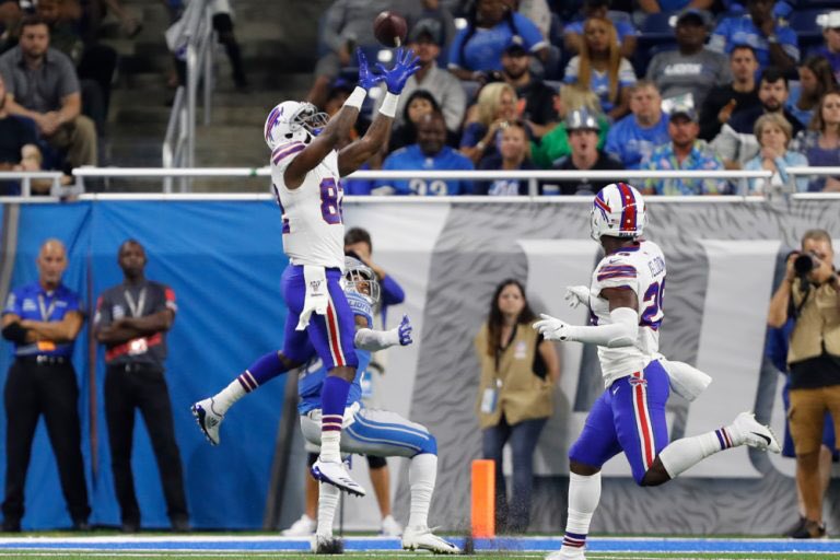 Duke Williams (@YFBurnna_cmh) grabs attention of #Buffalo #Bills’ QB Josh Allen https://t.co/2O9hNPyM0j #BillsMafia #NFL #Edmonton #Eskimos #Esks #CFL #Auburn #Tigers #WarEagle #NCAA https://t.co/Ky4STBCZxh