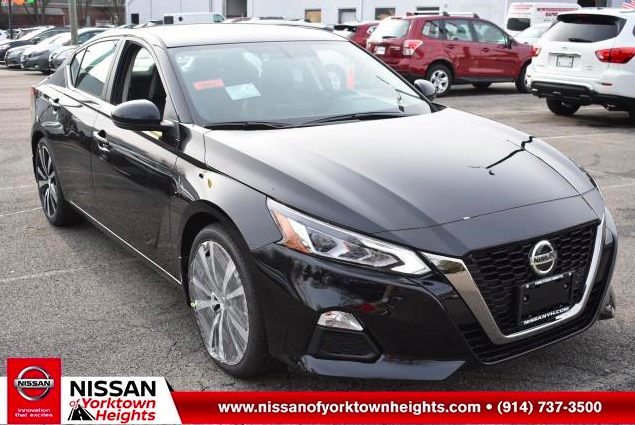 NissanYork's tweet photo. This 2019 Nissan Altima provides you and your passengers with a comfortable and safe driving experience. Test-drive yours today: https://t.co/whTViS6ERU https://t.co/3jtfcVDhZE