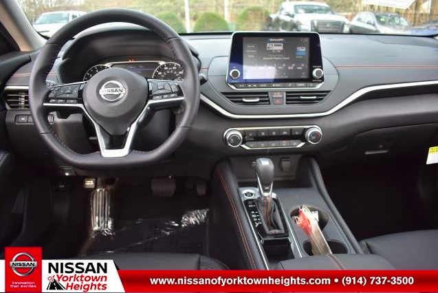 NissanYork's tweet photo. This 2019 Nissan Altima provides you and your passengers with a comfortable and safe driving experience. Test-drive yours today: https://t.co/whTViS6ERU https://t.co/3jtfcVDhZE