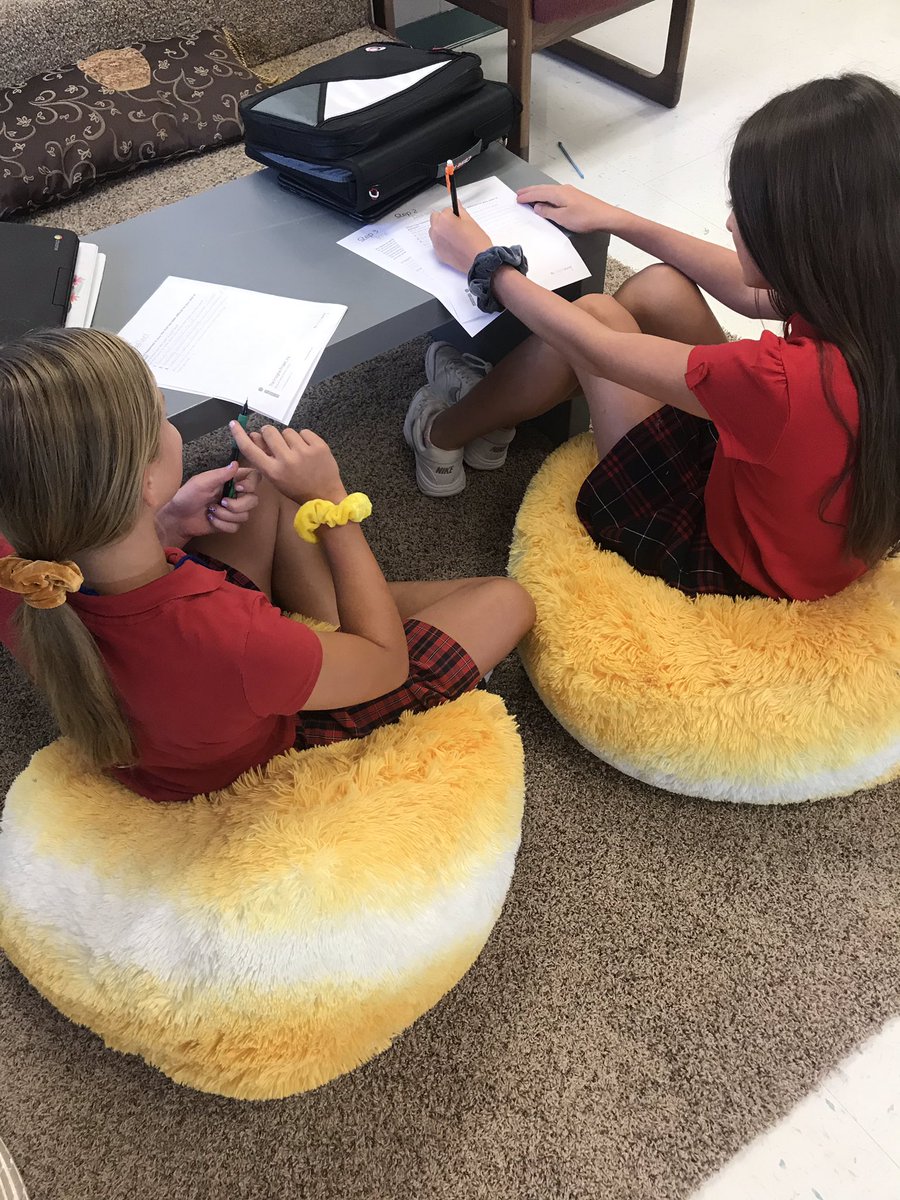 MrsHeimerman's tweet photo. Seventh grade is in full force! #WritingClass #ImagineProject #CardinalsOn3 #RenwickProud https://t.co/HdDuewpa3j
