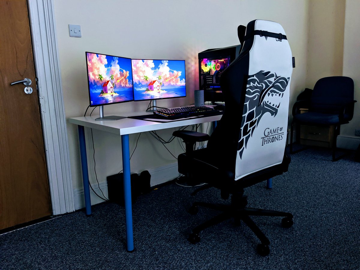 IEatSandvich's tweet photo. #Secretlab https://t.co/54LkikYQw0