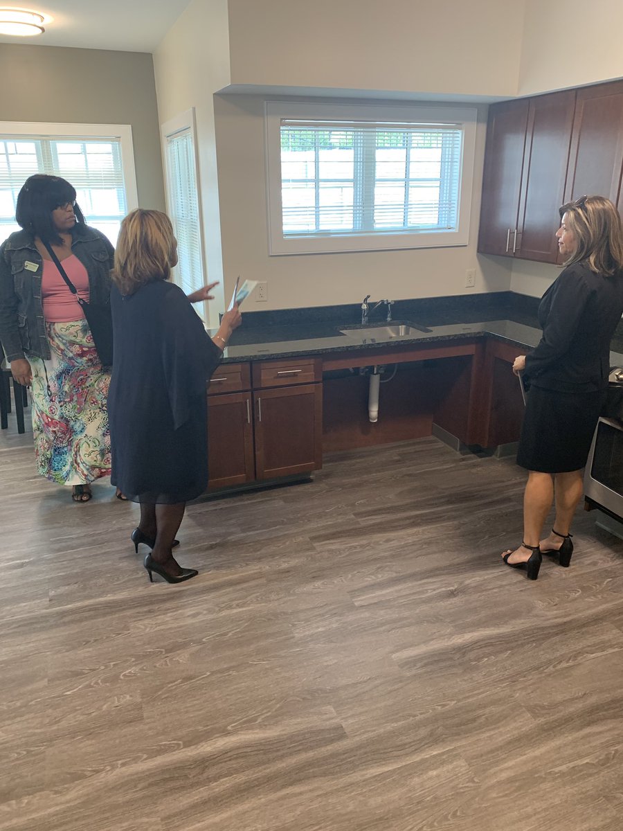 CTDeptHousing's tweet photo. Commissioner Mosquera-Bruno along with Commissioner Delphin-Rittmon of DMHAS, attended the ribbon cutting of the ‘The Elms’ in Bristol. The renovatedfacility is affordable supportive housing units for Veterans. #DOH #DMHAS #veterans https://t.co/hFLQD8jkXJ