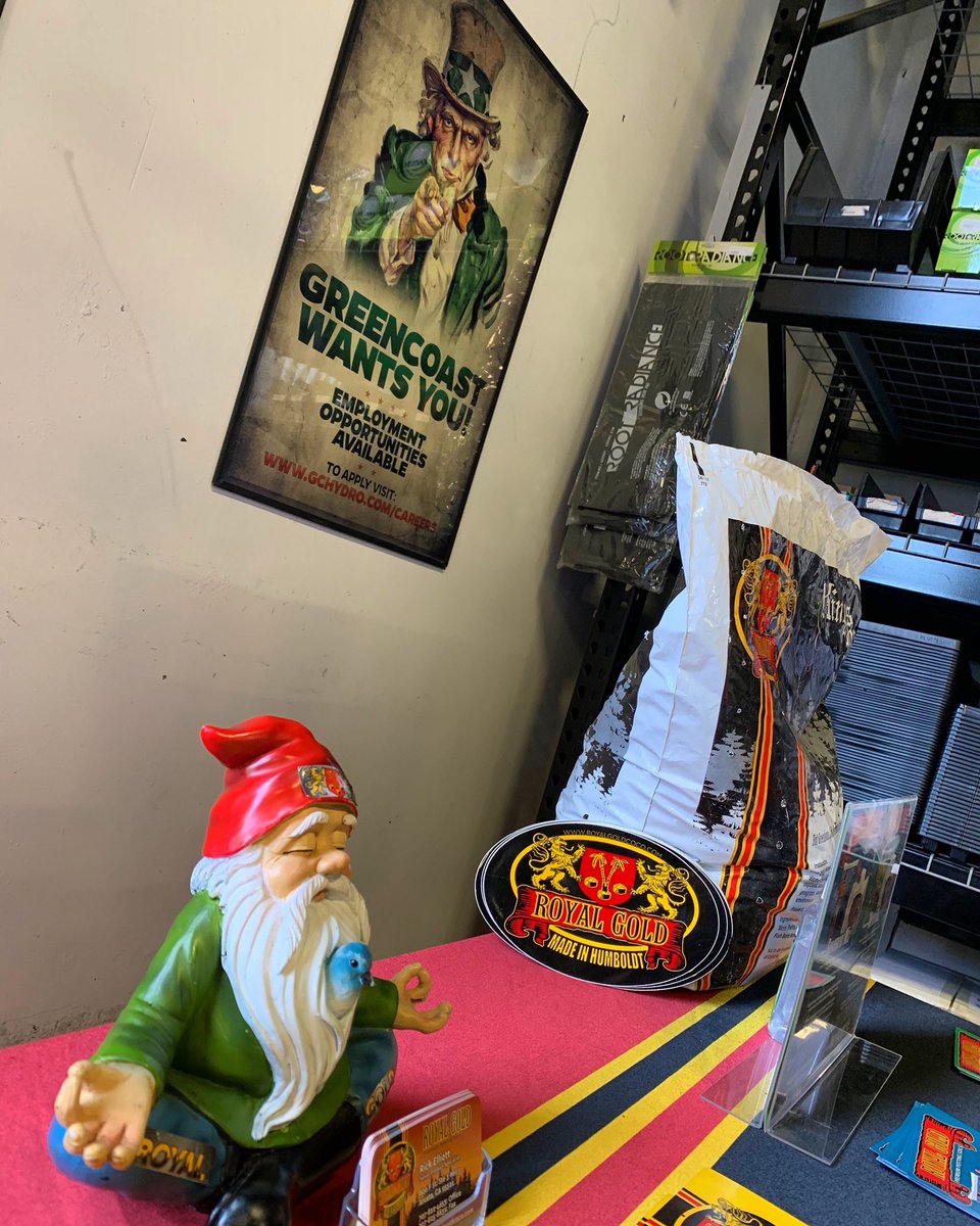RoyalGoldSoil's tweet photo. Your monday moment of Zen
#greencoast
#getyourhandsdirty #growyourown #garden #havesomefun #wekeepitrolling #royalgoldsoil #madeinhumboldt #grow4thegold #royalgrown #kingsmix #tupur #mendomix #basementmix #cocofiber #soil #hydro #soilless #farm https://t.co/231sxcGyKo