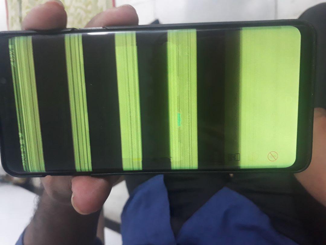 i_m_kahn's tweet photo. @shafique_08 @SamsungMobile @SamsungIndia This premium phone going dead like this is shocking.

Really will think twice before getting a samsung high end phone.😡😡
@SamsungMobile 
@Gadgets360 https://t.co/L6C9vfStaV