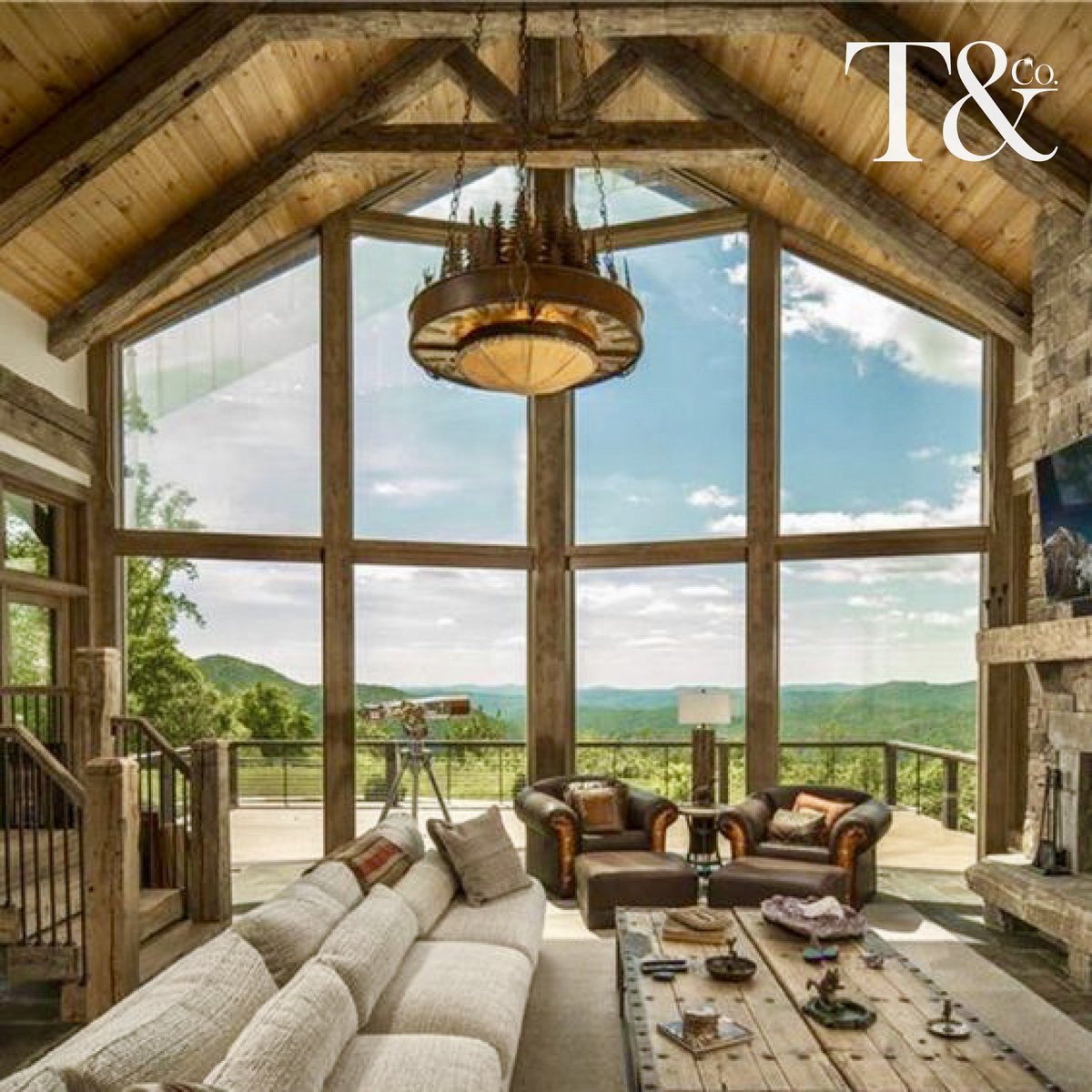 LucineTarman's tweet photo. How amazing is this living room and view!? Double tap “❤️” if you love this space as much as we do!
.
.
.
📸 - Build WMC
.
#dreamhome #view #familyroom #livingroom #homedesign
#windows #mountains #realestate #tarmanco #kw #kwdomain #michigan #michiganhomes #birmingham https://t.co/eDj6tMHa5i