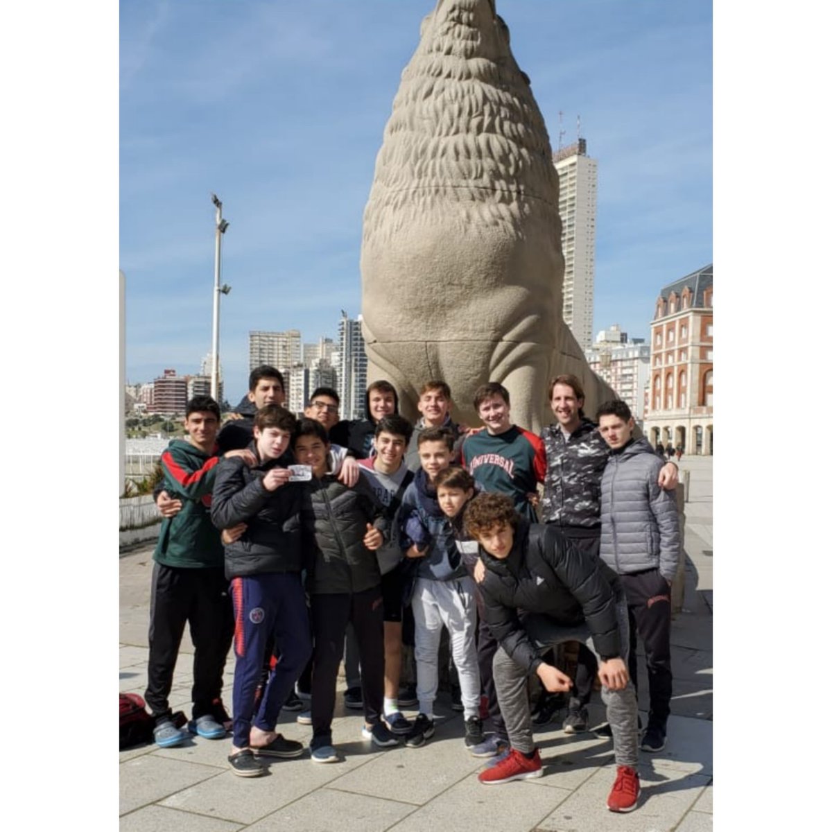 ACyDUniversal's tweet photo. #Básquet 🏀

 Provincial U15 ⛹️‍♂️

1° fecha ➡️ Sporting de Mar del Plata 68 - Universal 59

 2° fecha ➡️ Olimpo de Bahía Blanca 70 - Universal 34

 3° fecha ➡️ Náutico de Zárate 79 - Universal 75

 4° fecha ➡️ 9 de Julio de Junín 64 - Universal 44

#VamosCueva 🦇 https://t.co/1SZTGs9pMr